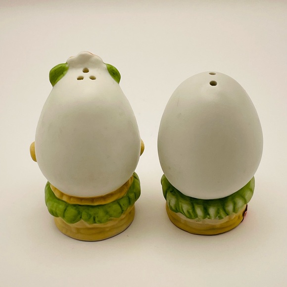 Lefton, Ceramic, Anthropomorphic, Boy/Girl Egg, Salt/Pepper Shakers. Taiwan - Picture 3 of 9